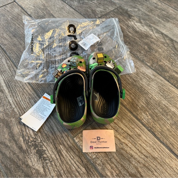 Brand New Crocs Minecraft Kids Classic Clogs - Picture 4 of 8